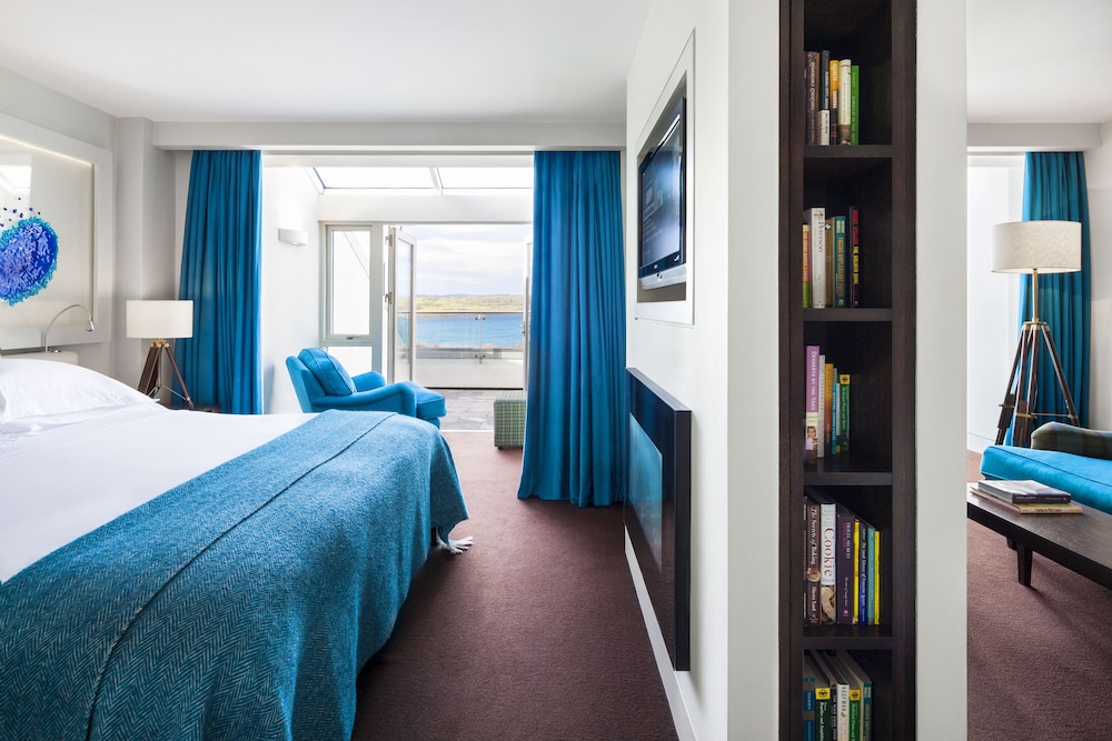 Cliff House Hotel 7/50