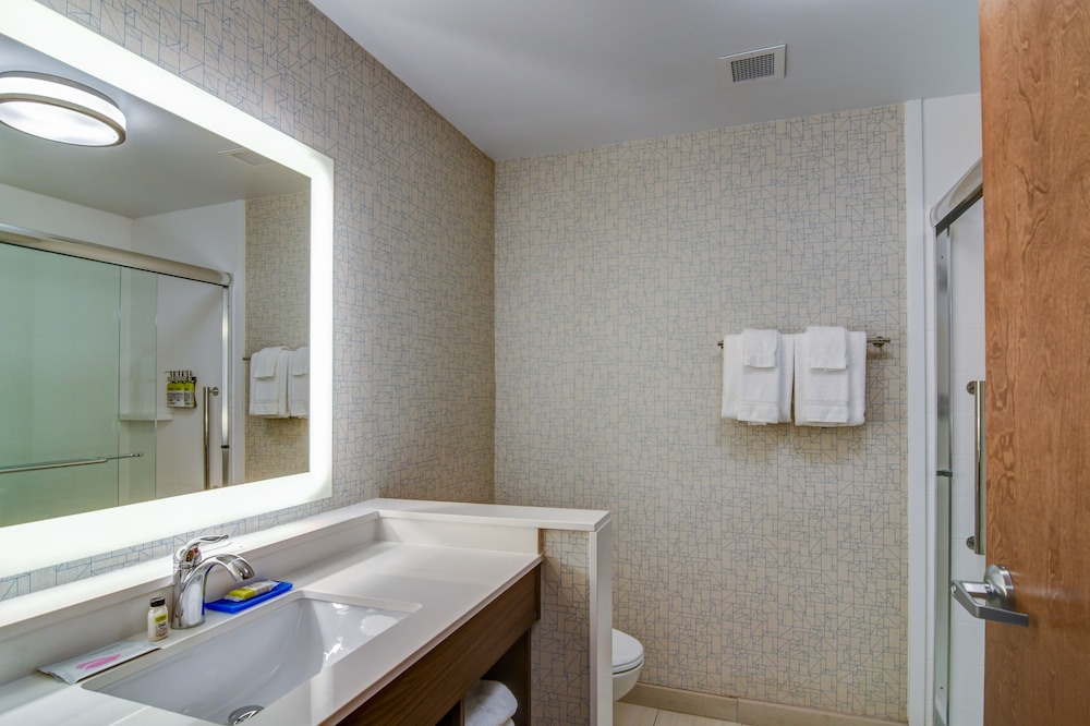 HOLIDAY INN EXPRESS FORT WALTON BEACH CENTRAL 20/47