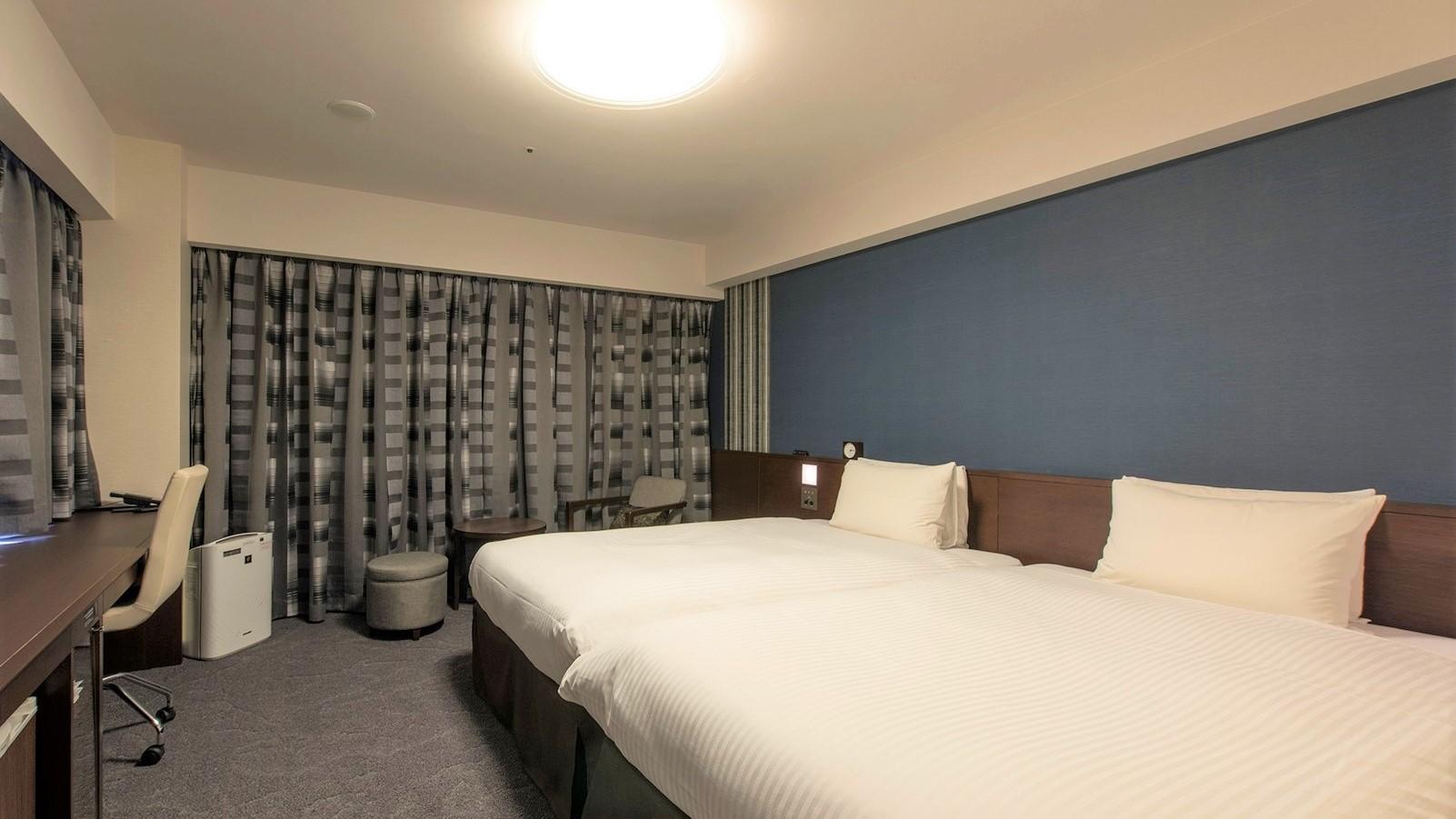 Hollywood, Standard, Twin Beds