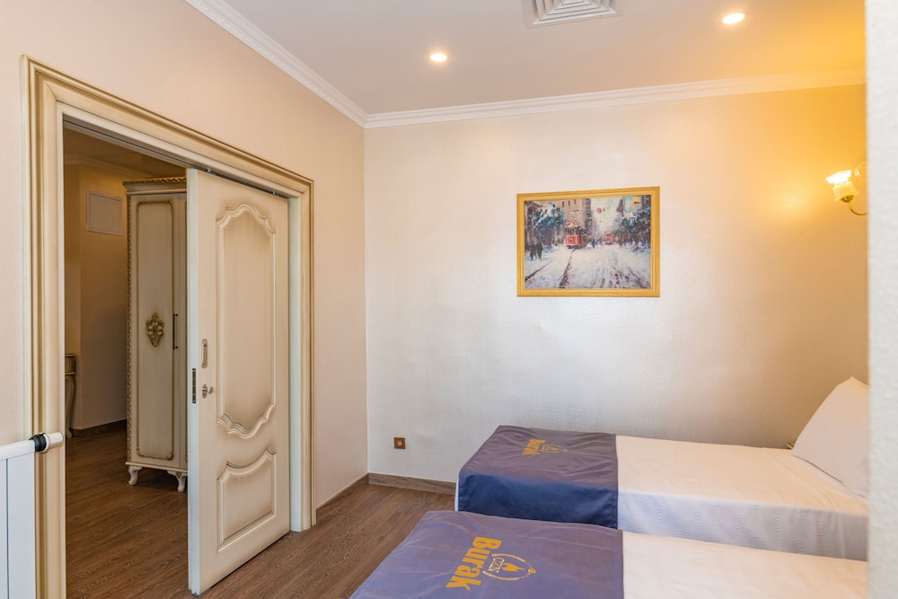 CZN Burak Hotel 29/74