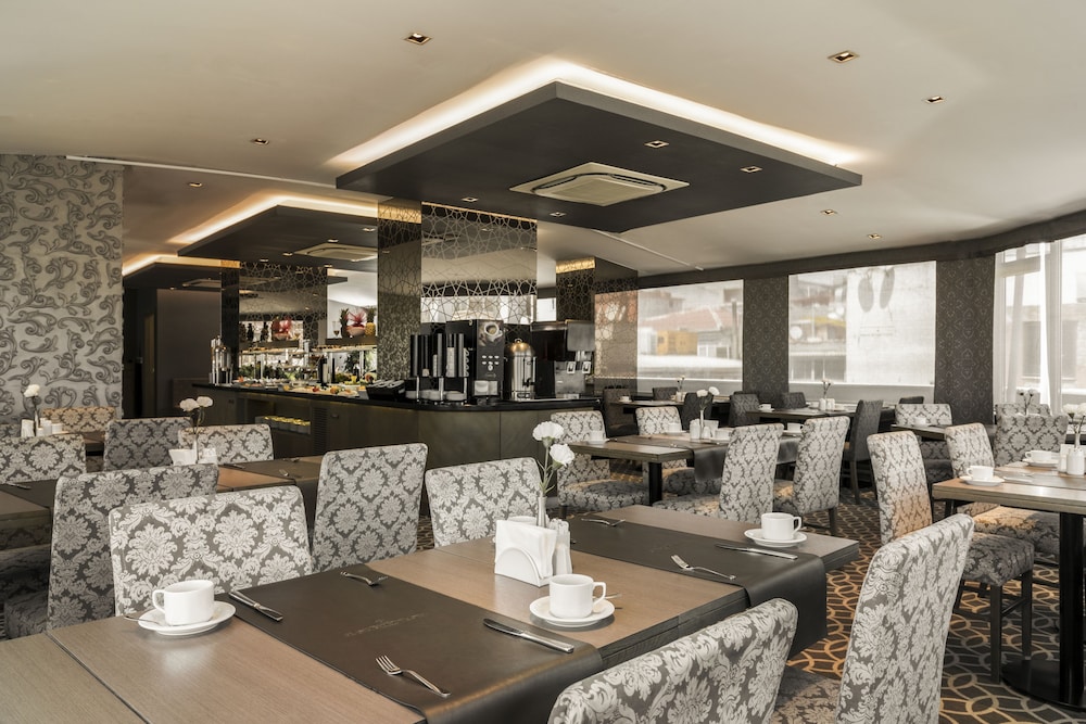 AHC Grand Bazaar Hotel 49/64
