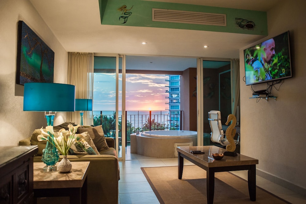 Grand Venetian Condominium 29/50