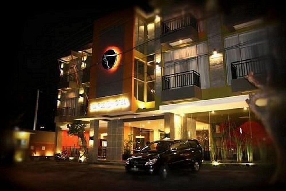 ECLIPSE Hotel 3/34