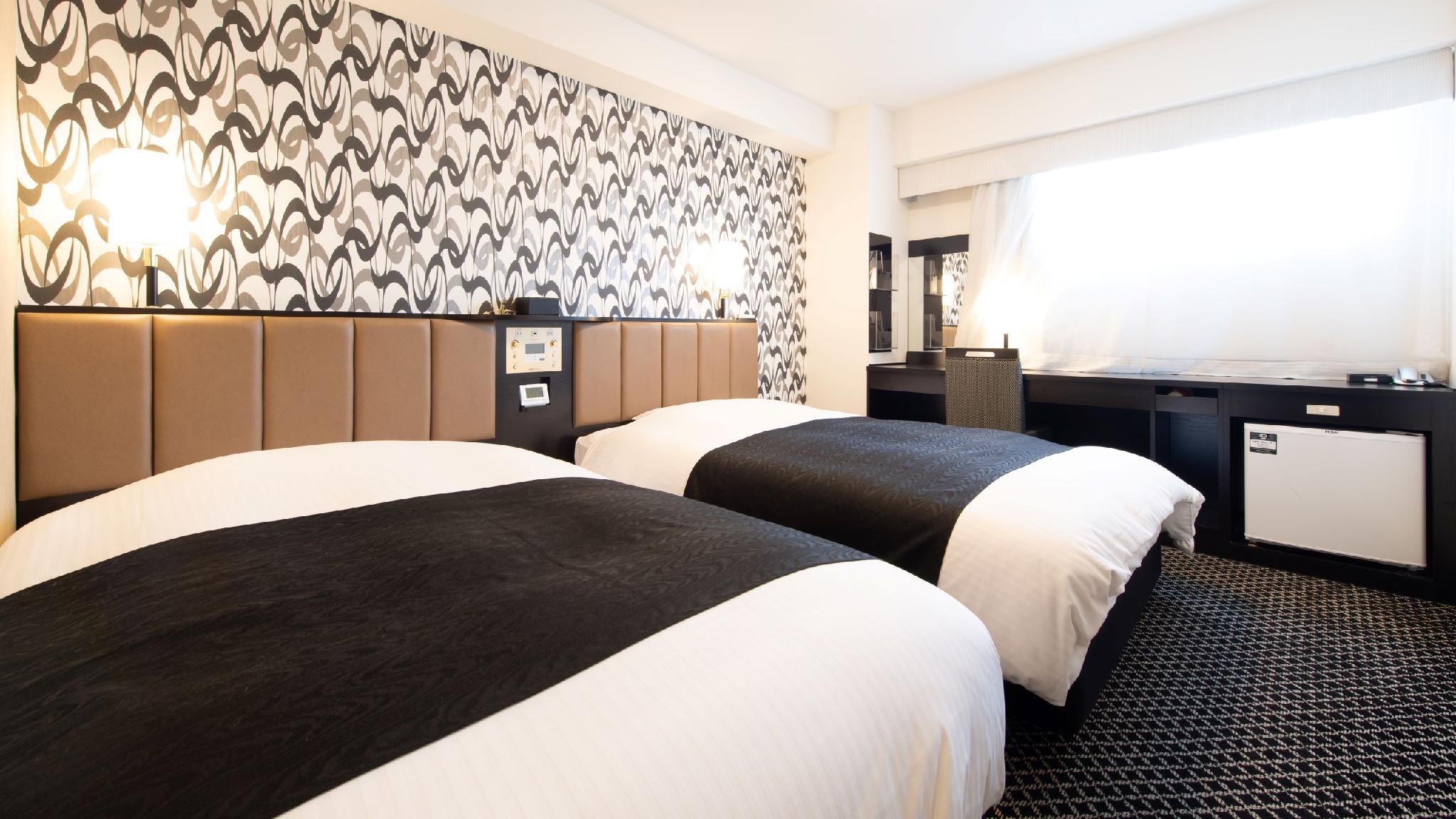 Standard, Twin Beds