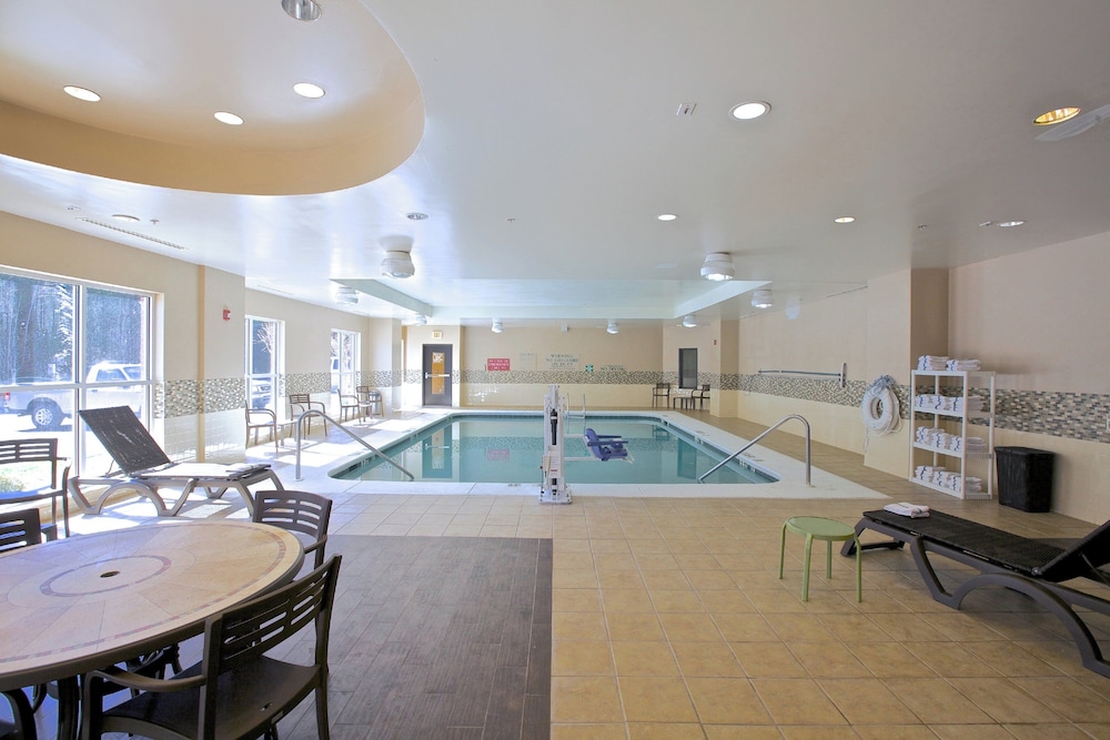 Holiday Inn Express And Suites Duluth Mall Area 39/69