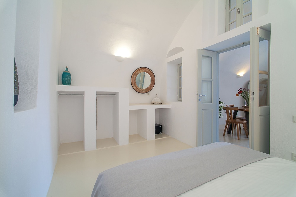 Radiant Santorini 9/45