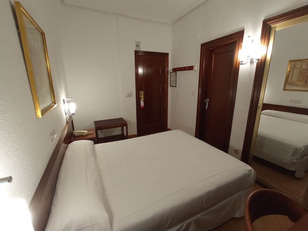 Hotel ELE Acueducto 19/57
