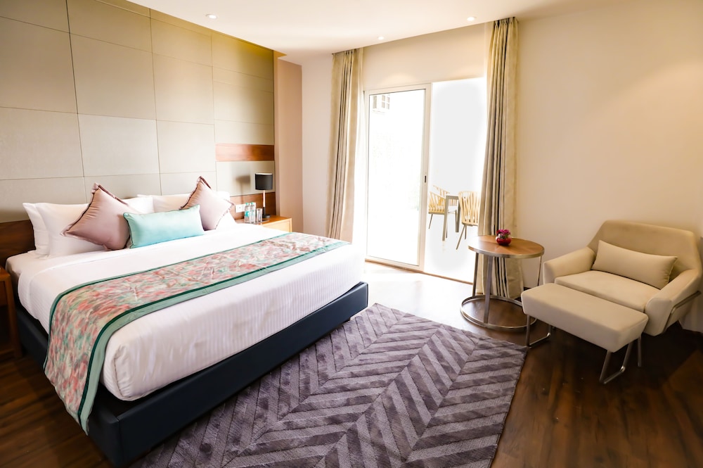 Regenta Suites Element One 25/50
