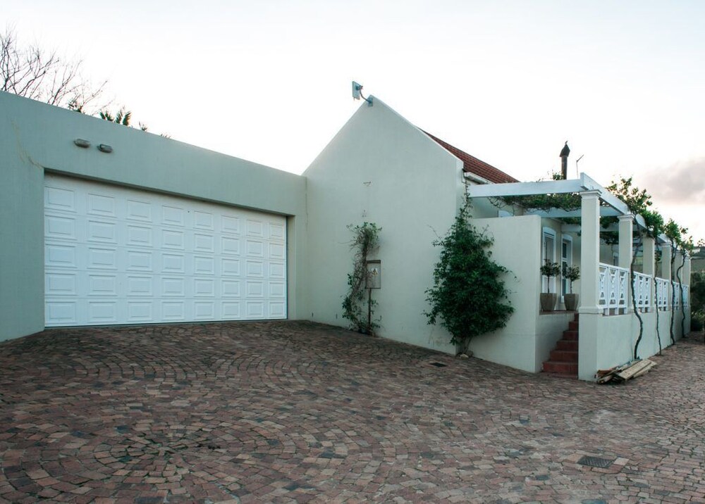 Clos Malverne Wine Estate Accommodation 34/46