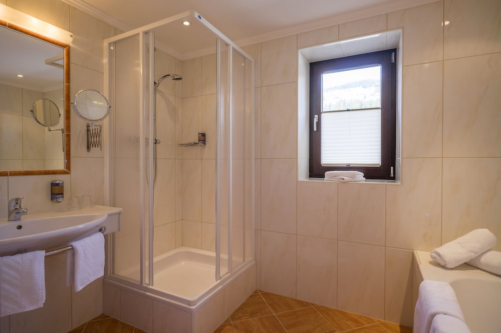 Vital & Sporthotel Brixen 46/50