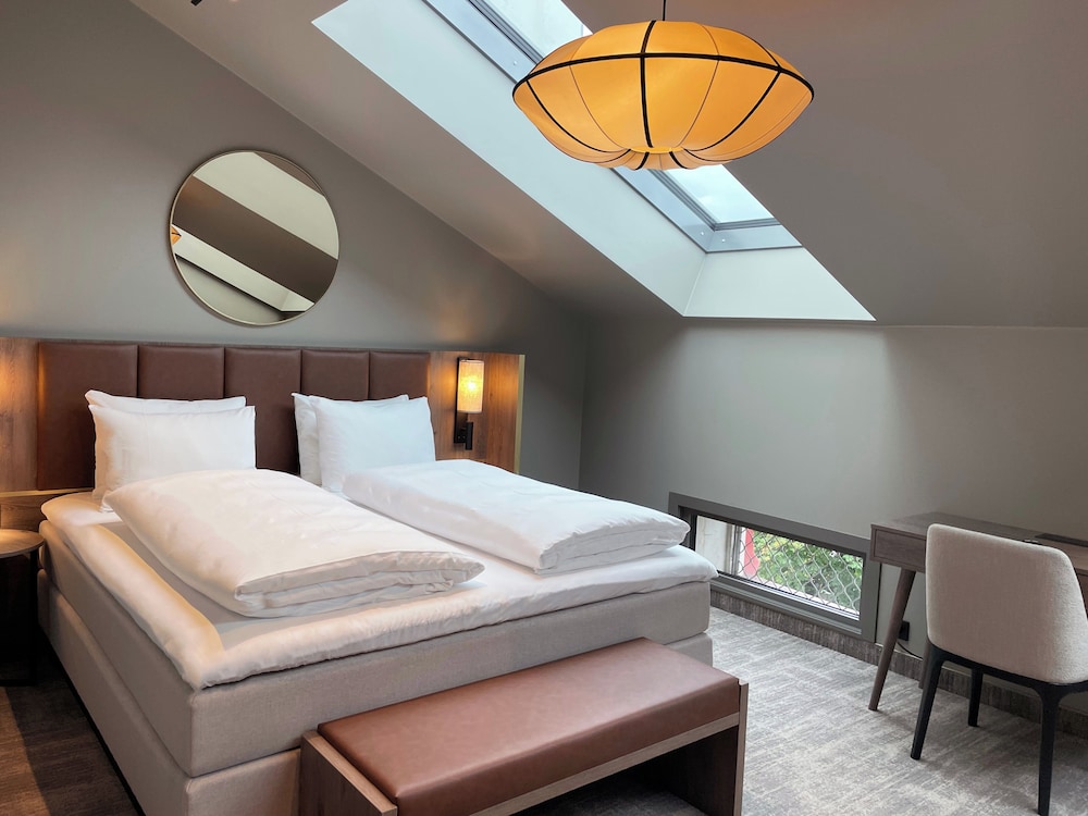 LOFT, STANDARD, DOUBLE BED
