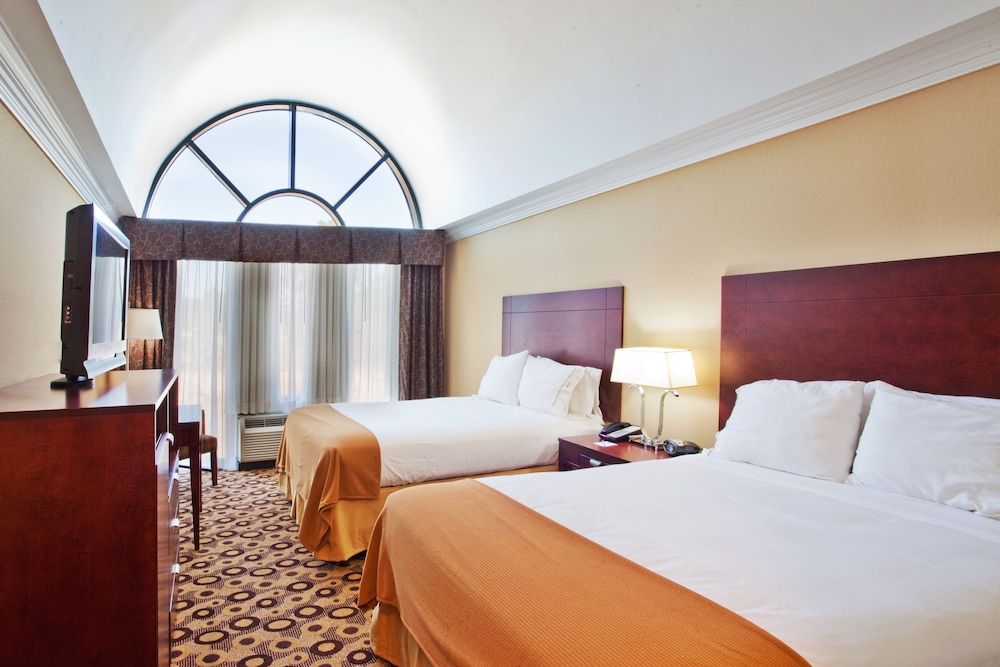 Holiday Inn Express Hotel And Suites Macon West 16/63