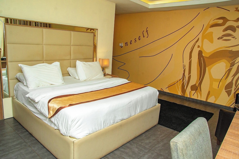 Iris Hotel 13/50