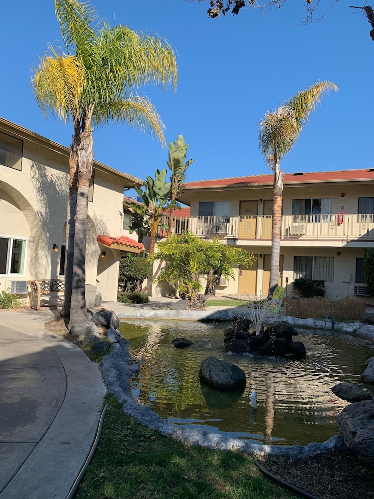 California Suites 35/55