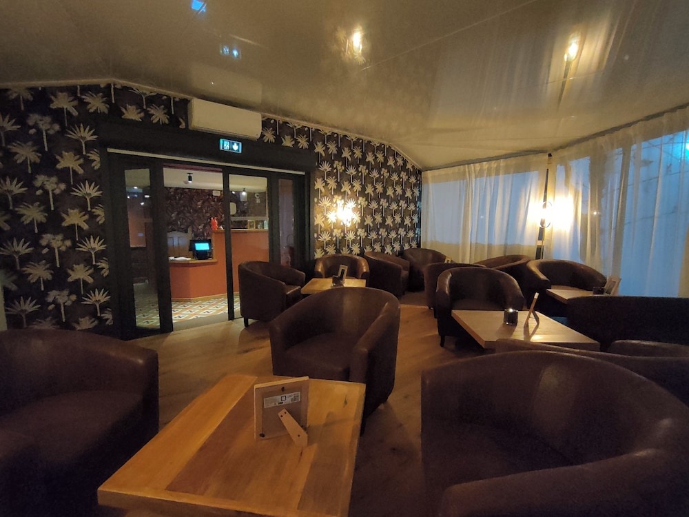 AUBERGE COTE JARDIN 34/56