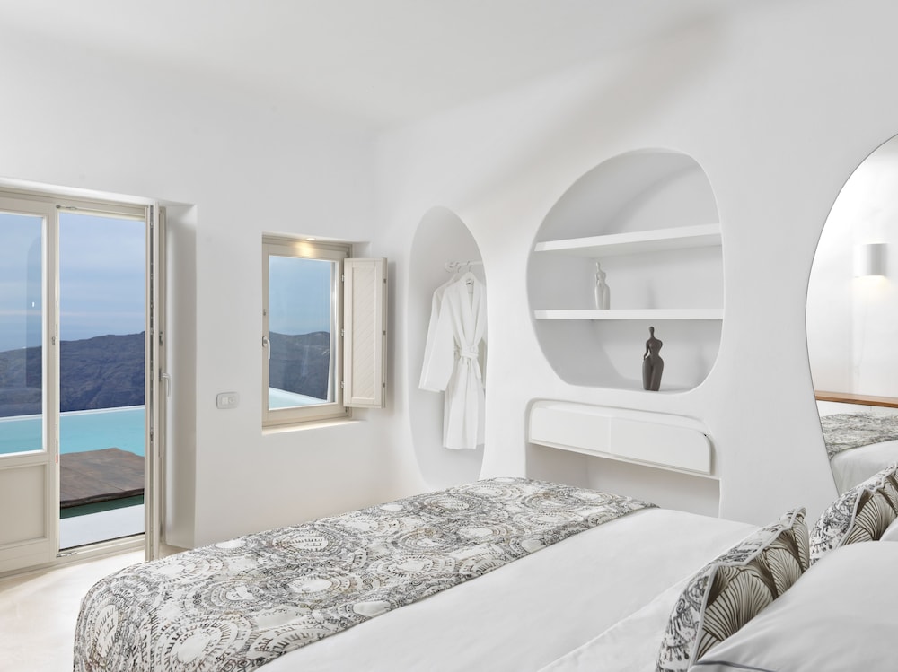 Astra Suites 12/50
