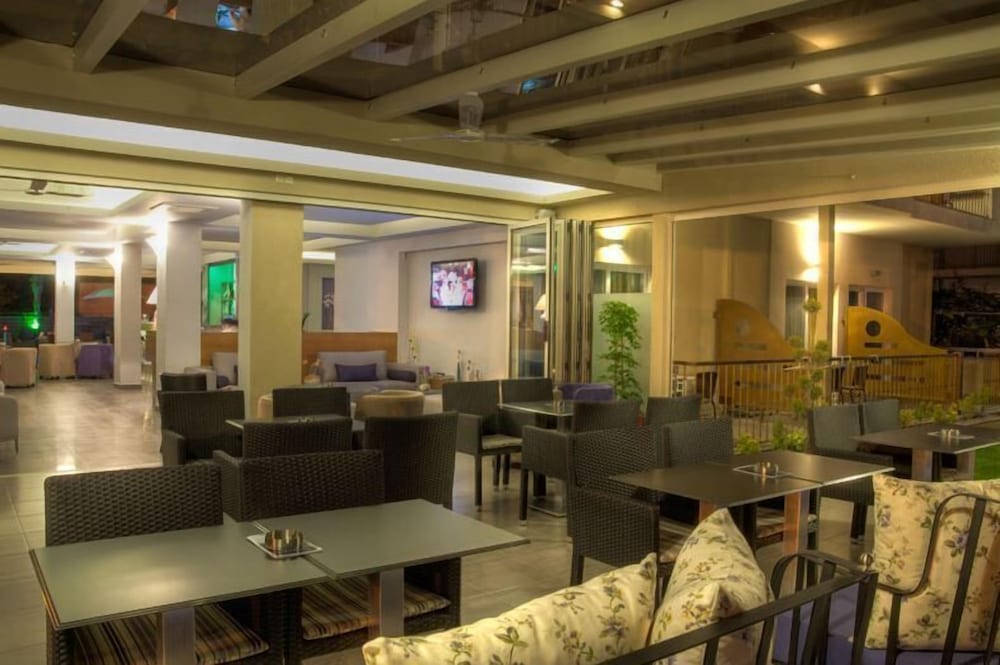 Olympos Hotel 51/62