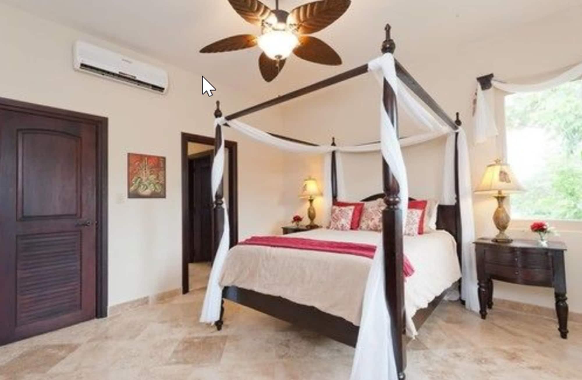 3 Bedrooms, Luxury, Villa, Beach Front