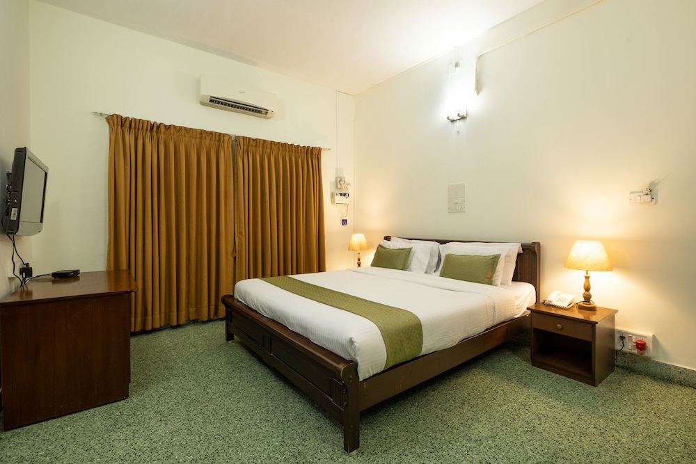 HANU REDDY RESIDENCES - WALLACE GARDEN 12/50