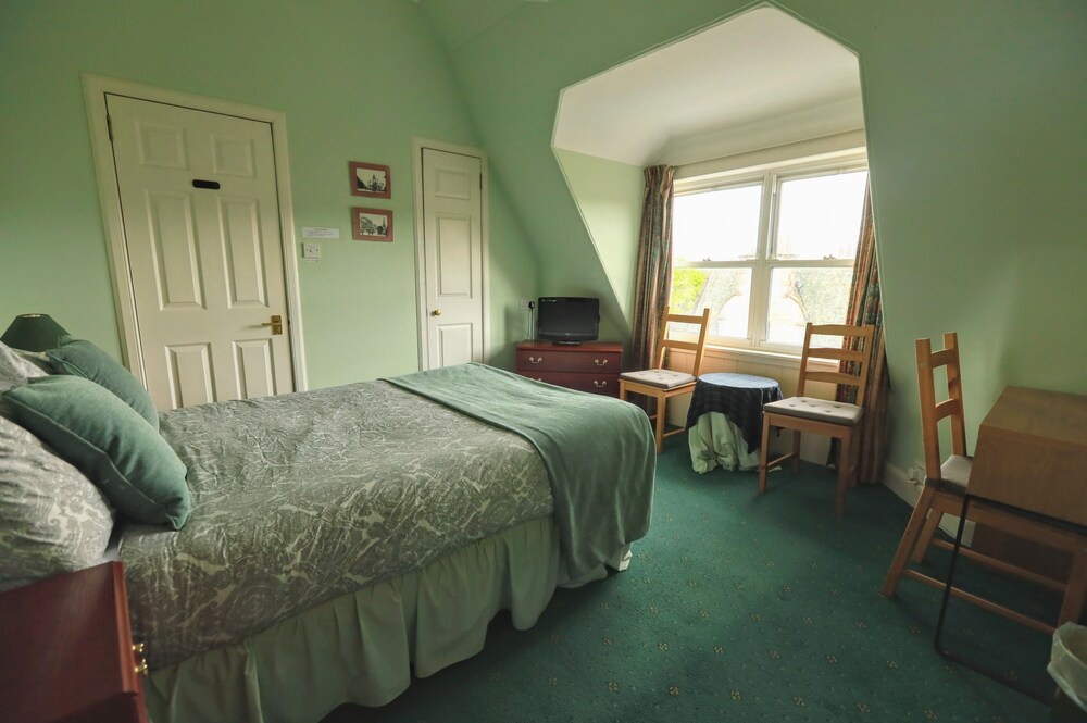 Airdenair Guest House 8/50