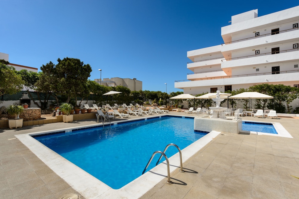 Apartamentos San Antonio Beach 17/35
