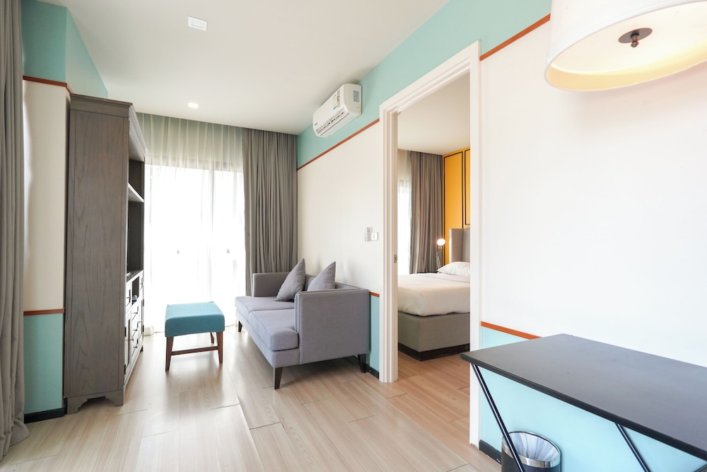 غرفة قياسية بسرير كوين بمطبخ، DLUX Condominium 8/10