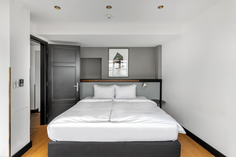 Hotel Republika and Suites 9/41
