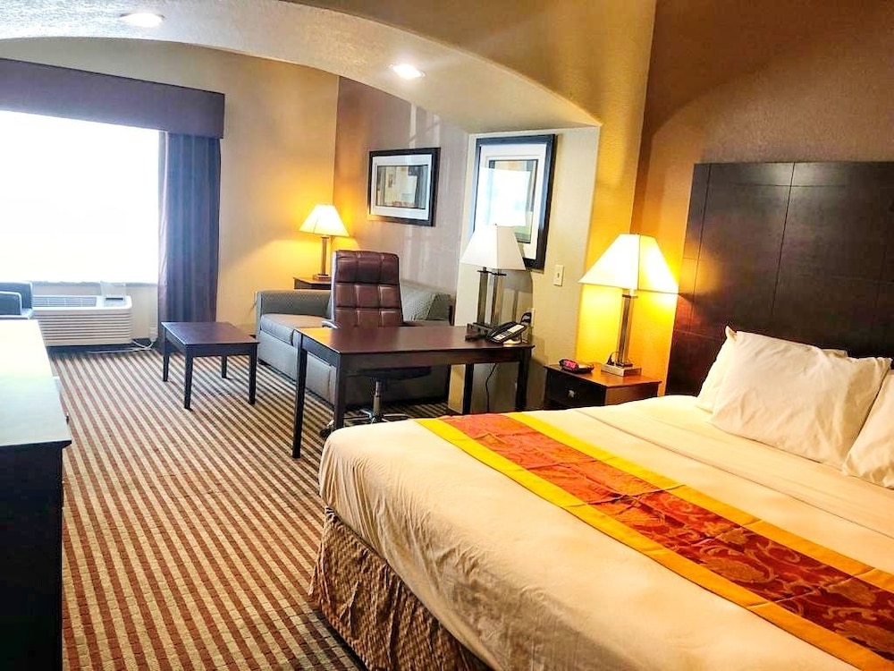 Spark by Hilton Missouri City 12/31