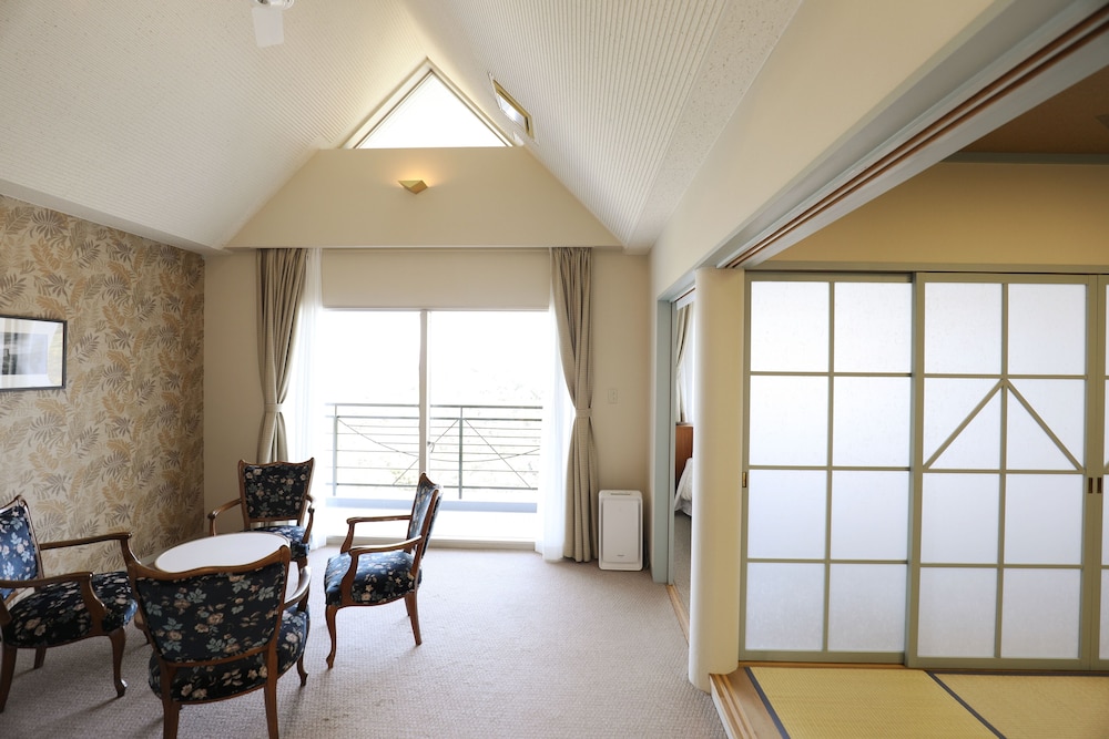 Infinito Hotel and Spa Nanki Shirahama (ex Green Hill Shirahama Hotel) 22/45