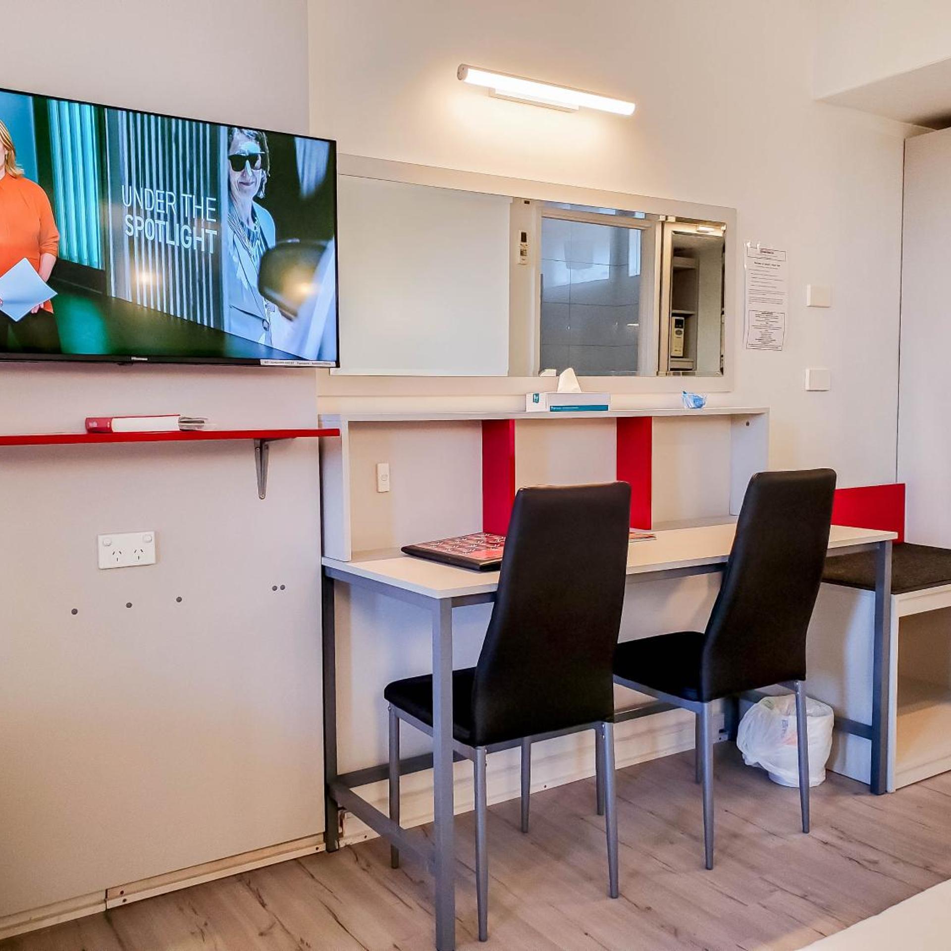 Sandors Motor Inn 32/50