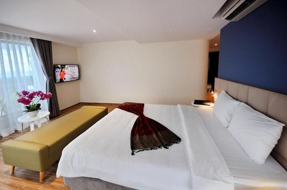 PREMIUM, DOUBLE OR TWIN BED, SEA VIEW
