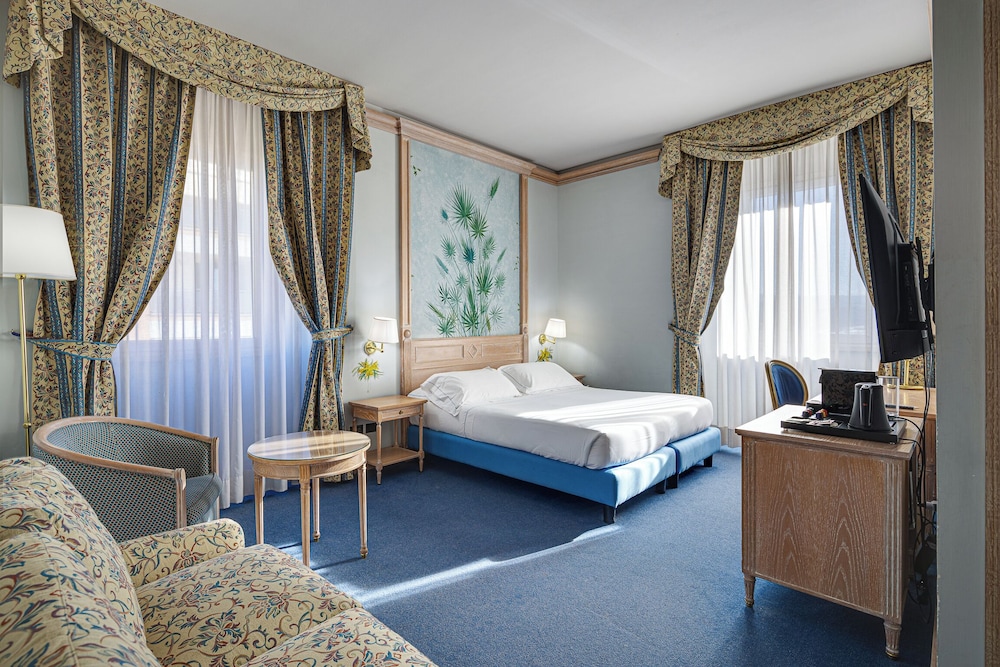 Hotel de La Ville 15/64