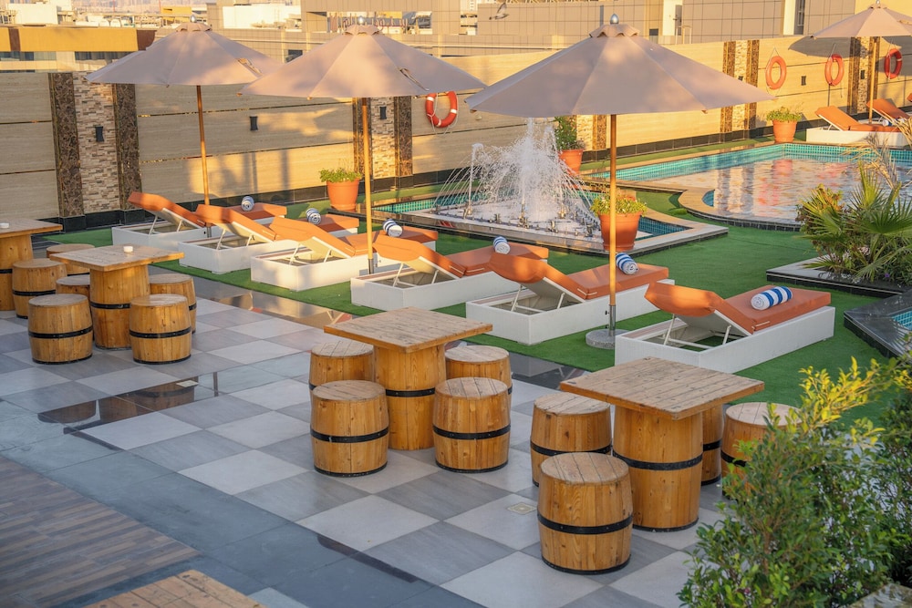 La Zona Continental Hotel 59/65