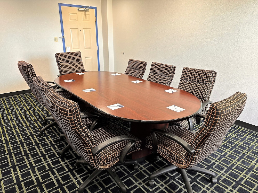 Travelodge By Wyndham Fort Wayne North 23/38
