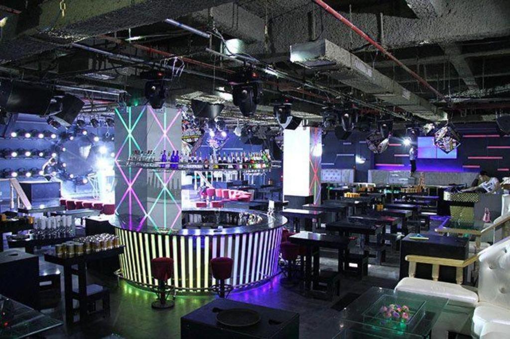 Vienna Hotel (Shenzhen Guanguang Road Foxconn) 55/58