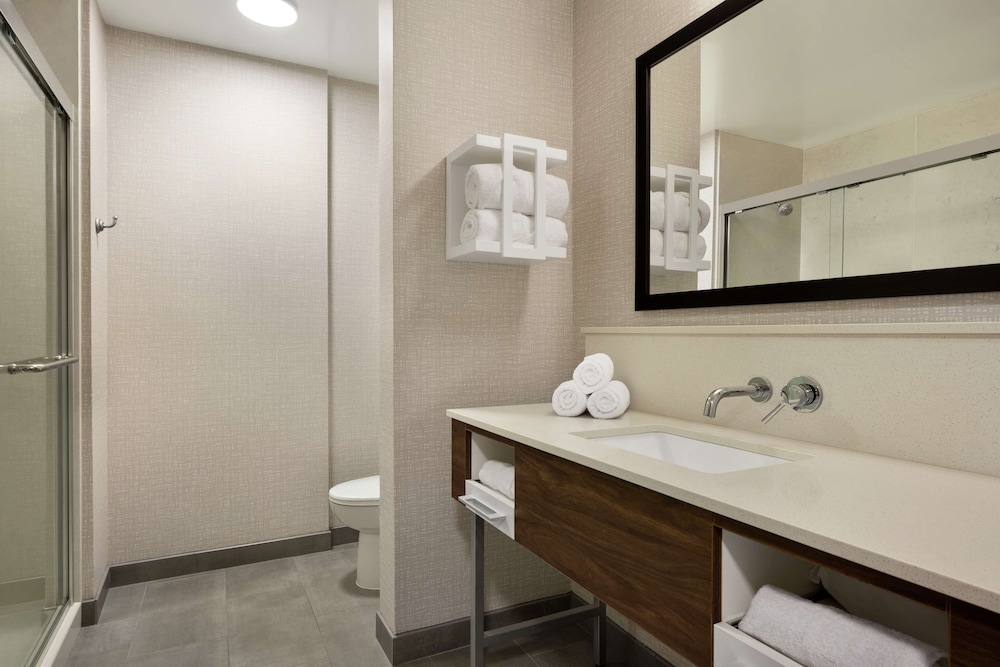 Hampton Inn & Suites Tacoma/Puyallup 19/56