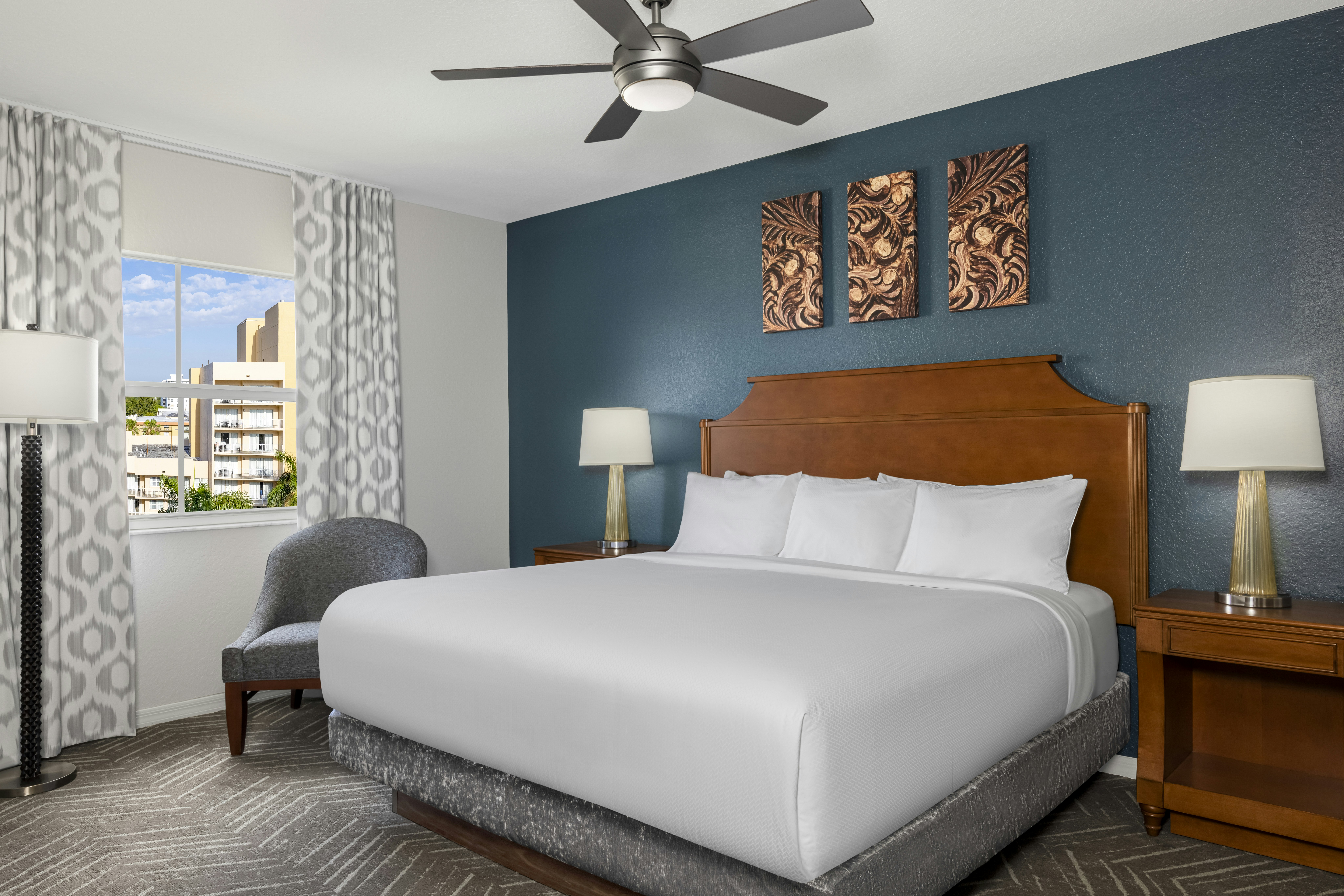 2 Bedrooms, Condo