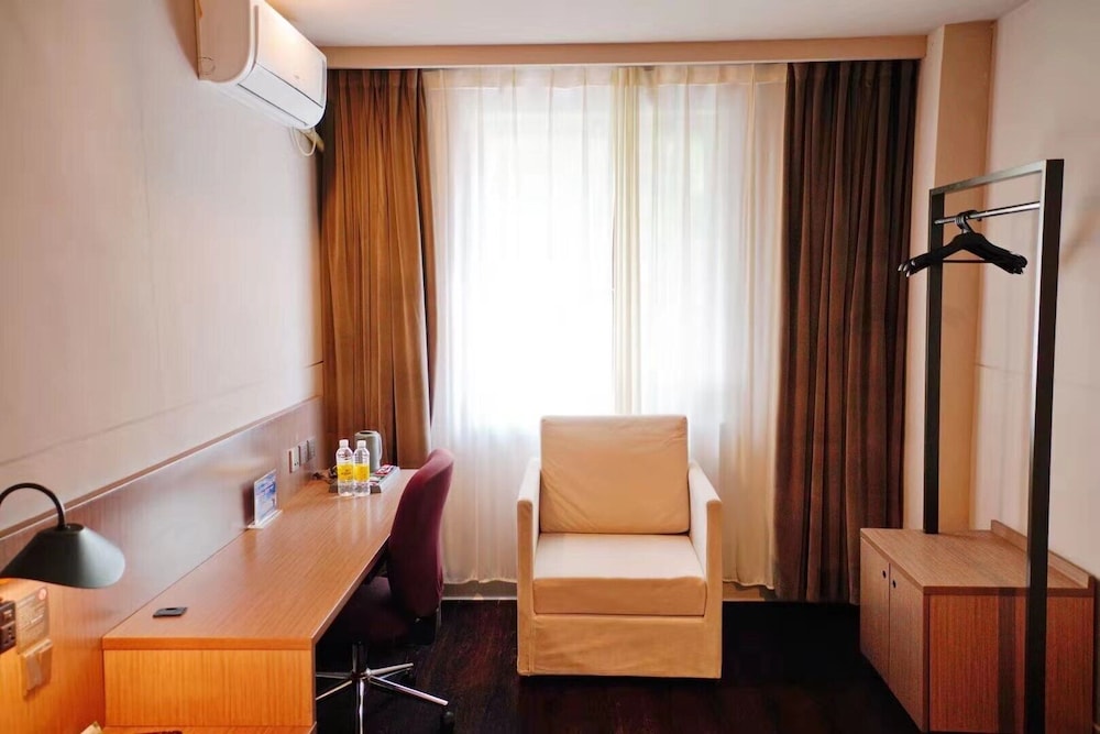 Jinjiang Inn Select Shanghai Expo Dezhou Road 32/33
