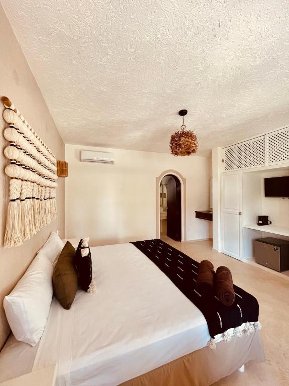 Room, Double Bed, Garden View