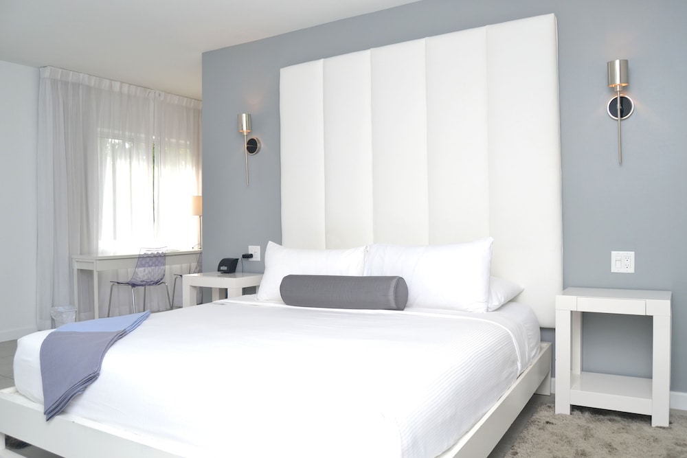 Royal Palms Resort And Spa A North Beach Village Resort Hotel 40/80