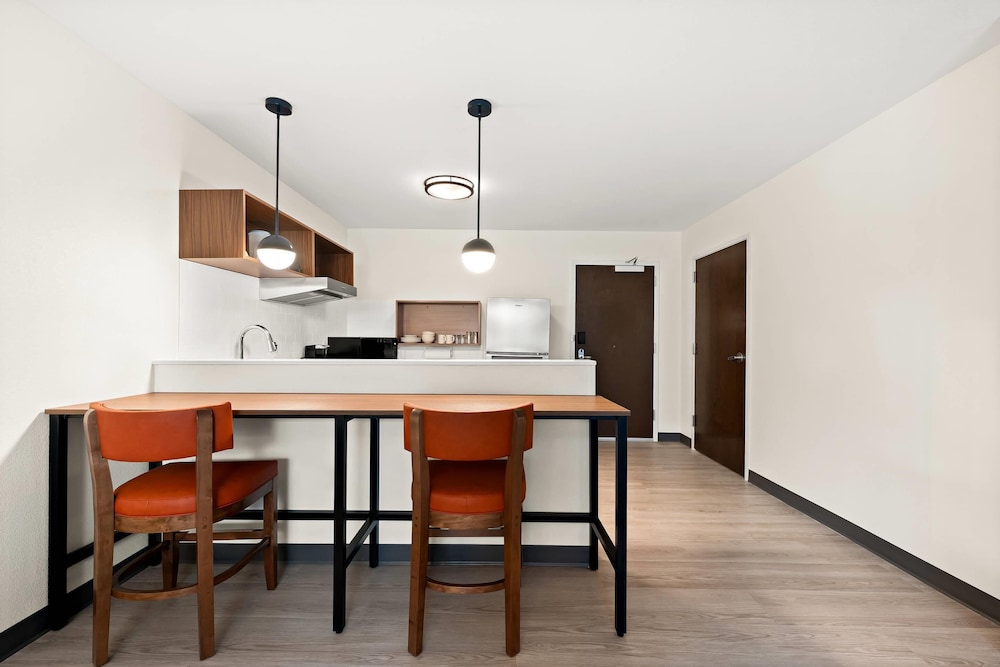 Everhome Suites Huntsville - Research Park 44/60