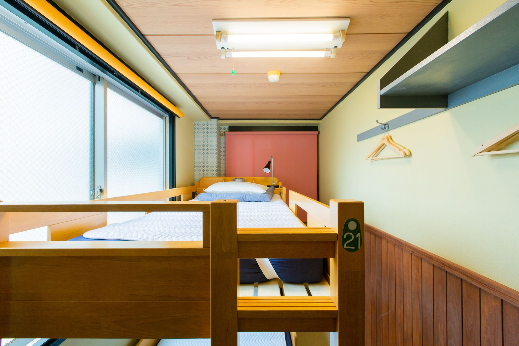 ECONOMY, TWIN BEDS, SHARED BATHROOM