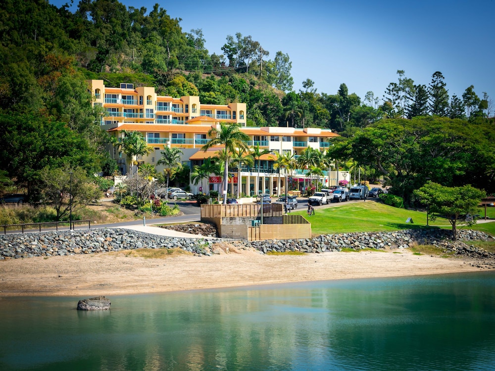 Shingley Beach Resort 3/72