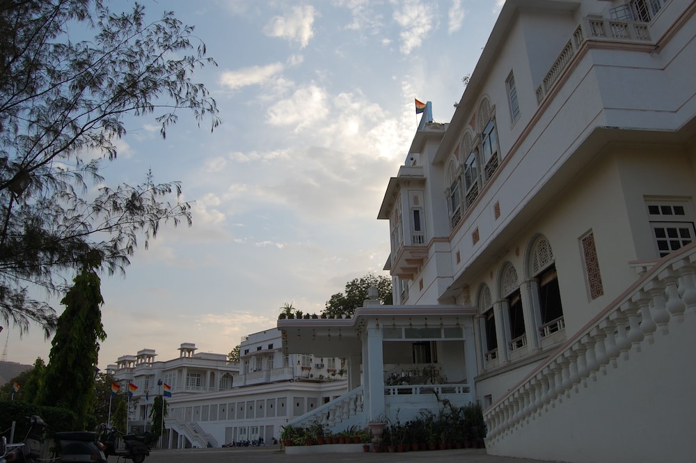 Merwara Estate 2/28