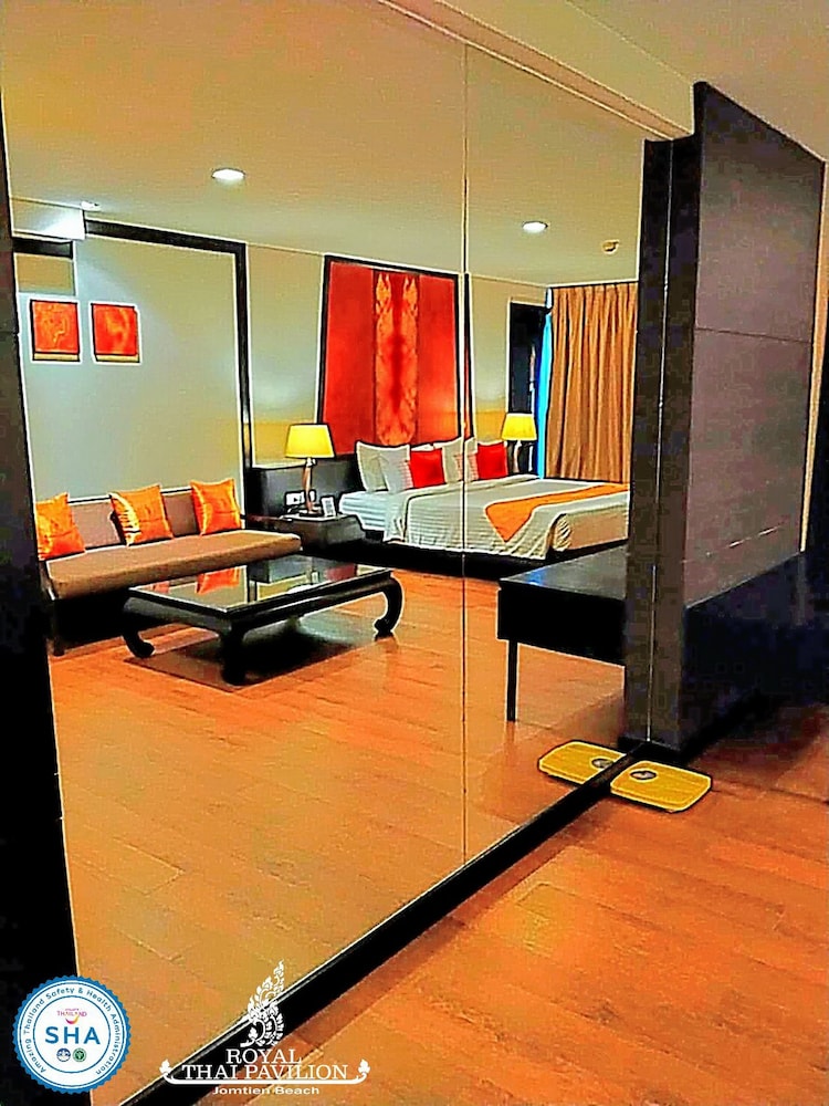 Royal Thai Pavilion Jomtien Boutique Resort 36/78