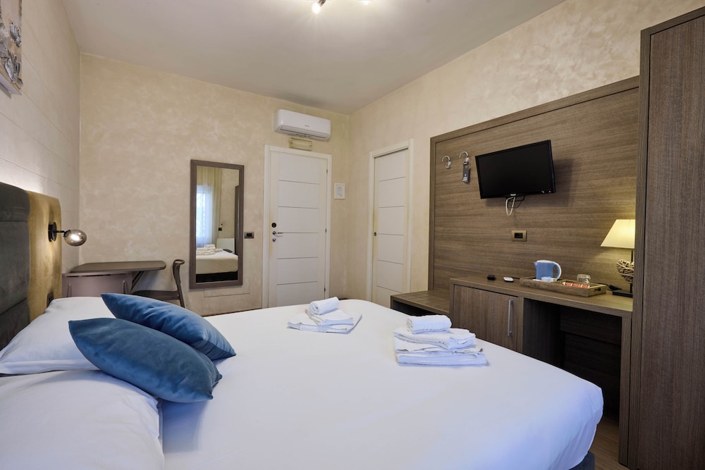 Relais Tiburtina 34/64