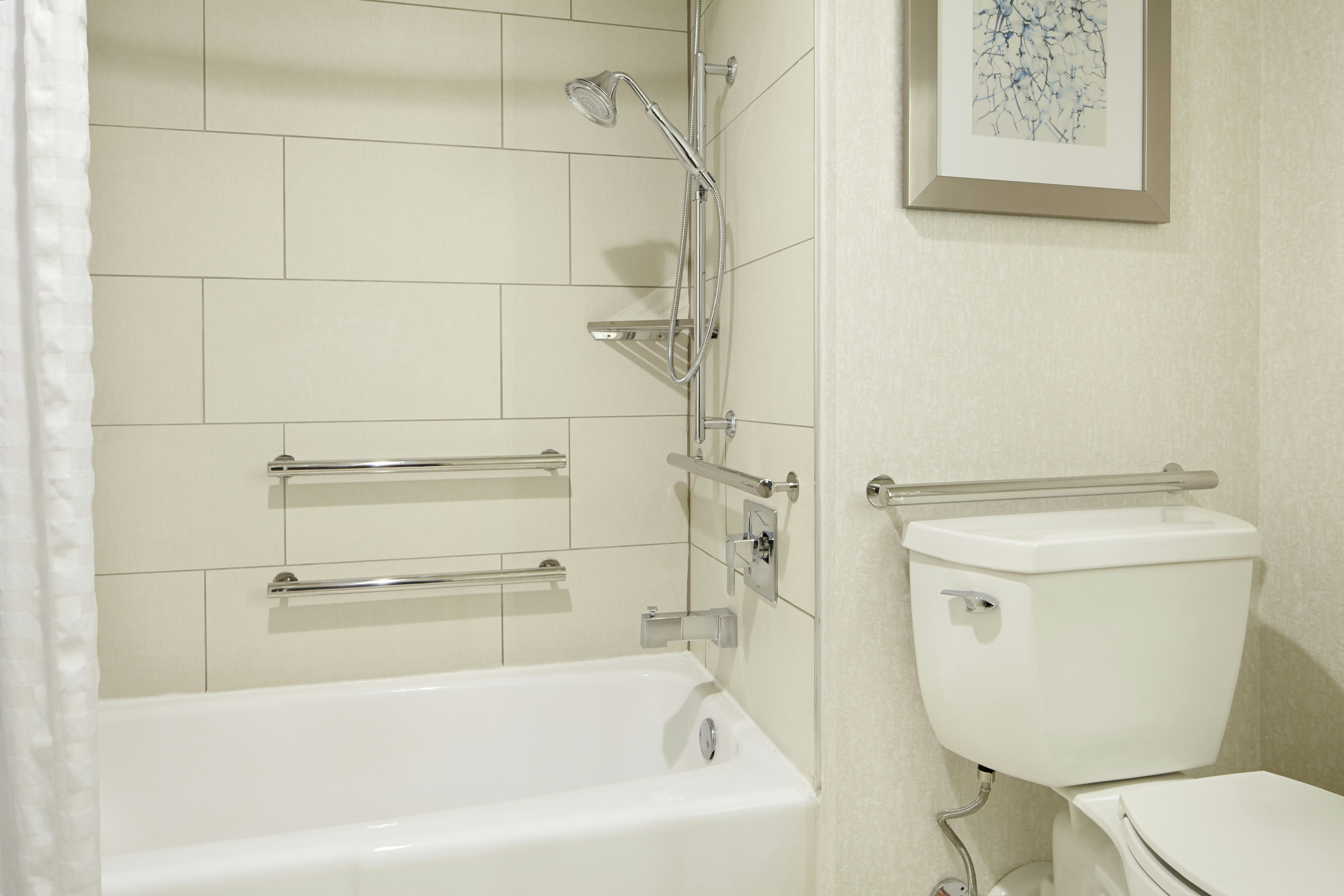 غرفة بسرير كينج لذوي الإعاقة، Embassy Suites by Hilton Atlanta Galleria 2/2