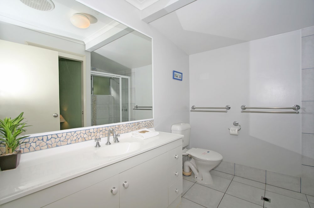 Coral Beach Resort 46/47