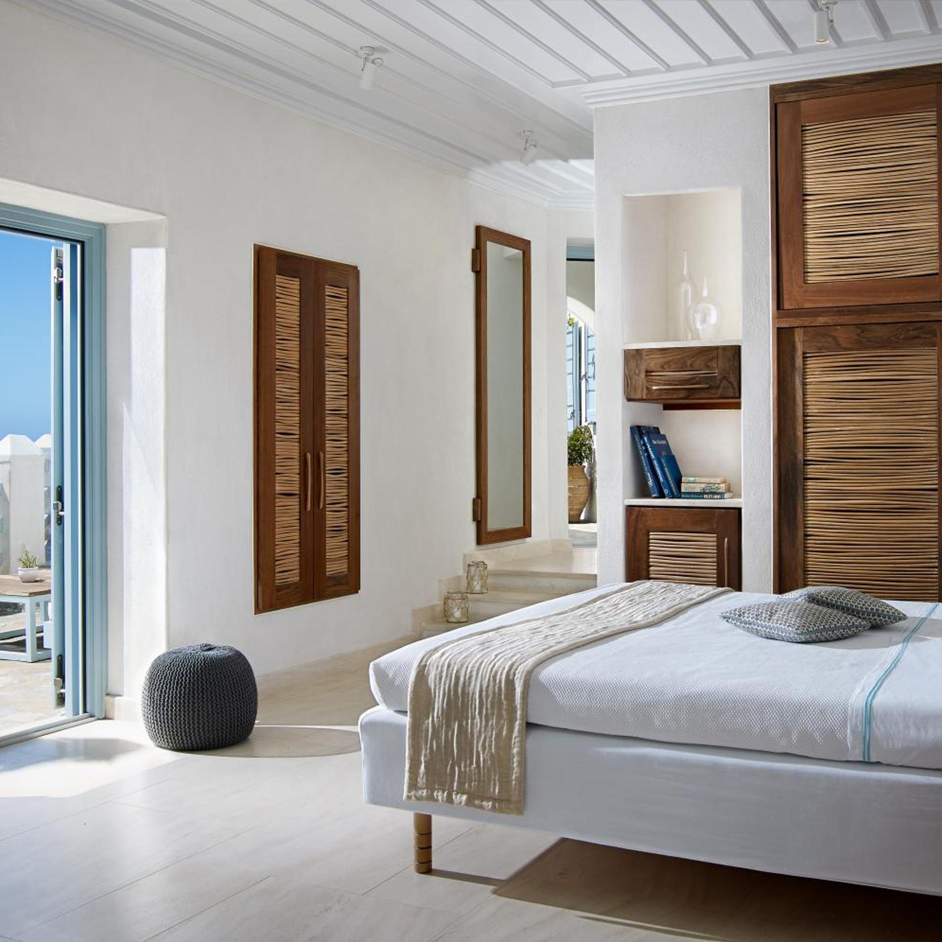 3 Bedrooms, Villa, Water Front, Main Building