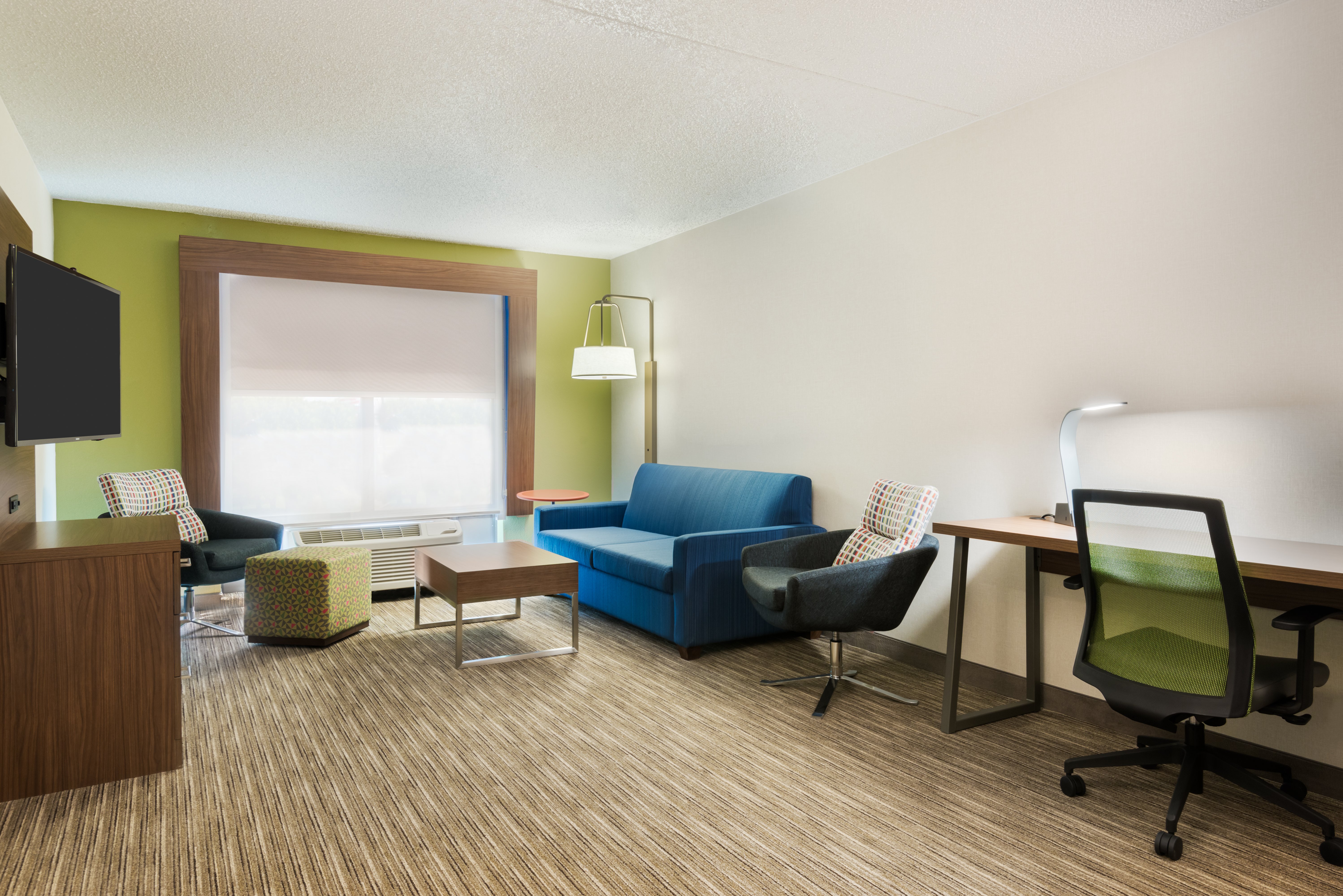 Holiday Inn Express Hotel Suites Bentonville 38/68